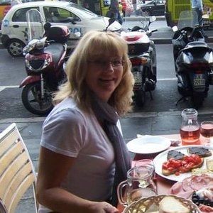 Meet your Posher, Violet